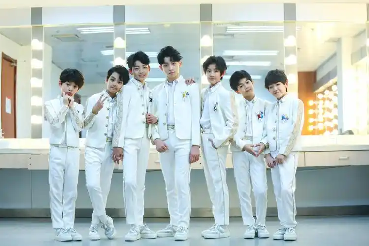 录春晚庆生日 yhboys忙碌中度过一周年