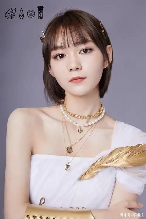 火箭少女101重新演绎硬糖,白金女神范