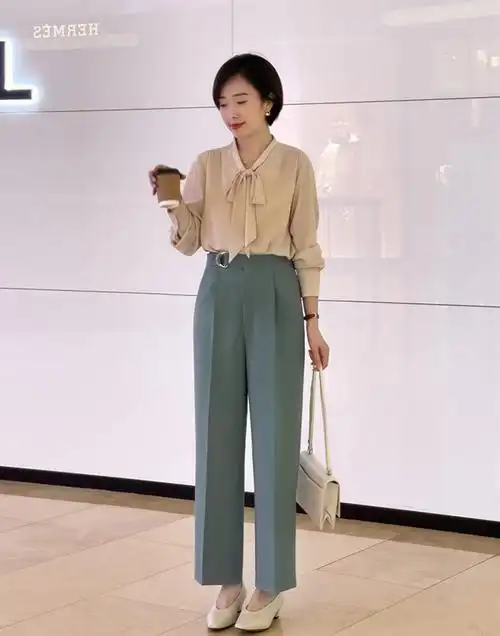 烟管裤上身搭配什么衣服(小个子女生衬衫与烟管裤穿搭)_酷知识