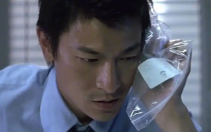 无间道:华仔为洗白自己,竟联手警方卧底,将毒贩老板一枪毙命