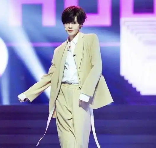 "快女"全上榜,万茜黄玲让位孟佳张含韵_姐姐_蓝盈莹_舞台