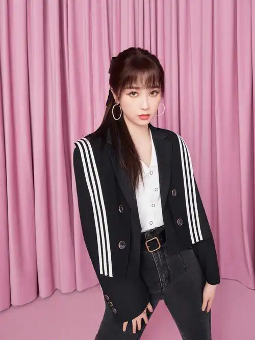 21秋虞书欣乐町品牌代言人同款