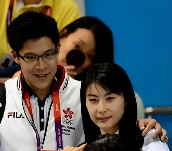 11年后再看郭晶晶才知道嫁给大他两岁的霍启刚到底有多幸福