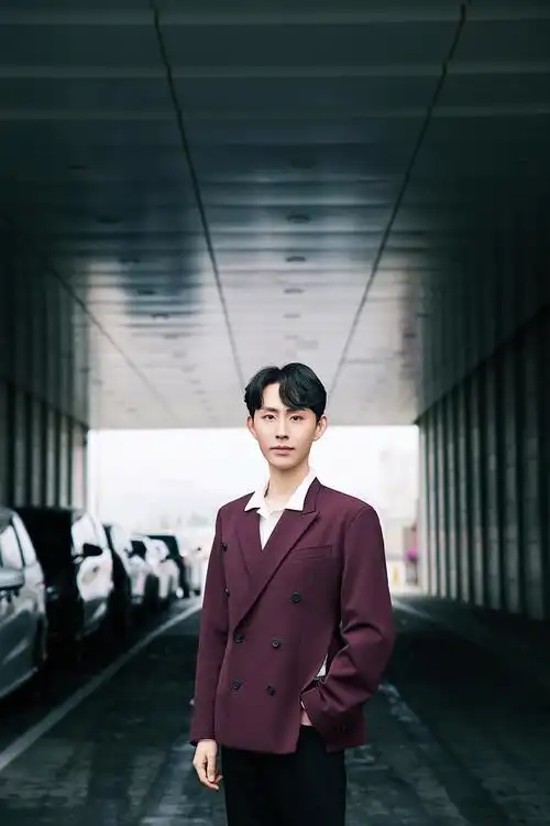 第十一届北京国际电影节红毯开幕式瑜大公子现身助力公益直播