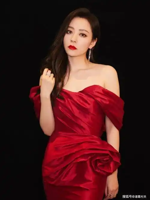 原创这谁顶得住嘛39岁张靓颖饱满丰腴性感迷人