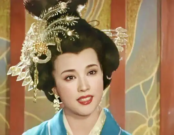 春节假期间,我翻起了一部老剧——刘晓庆演的《武则天》.