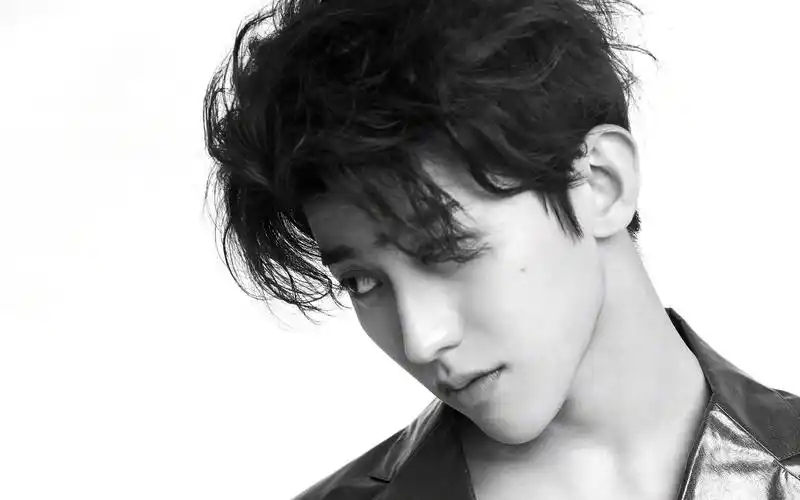 小鲜肉蔡徐坤帅气图片桌面壁纸