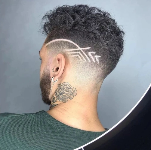 男士侧边雕刻发型图片雕刻短发尽显型男魅力