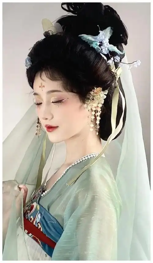 亿万投资,古装剧砸得稀烂!造型师全靠捏造,惨不忍睹!