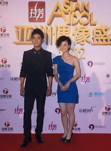 张晓龙陈思斯结婚照(3)