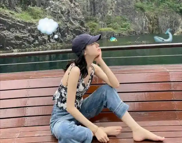 在没有任何工作行程的前提下跑去上海,与正在当地拍戏的黄景瑜会合