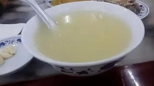 白糖,麻油几种调配在一起,或者拌着吃,或者蘸酱吃,也很少去喝原汤