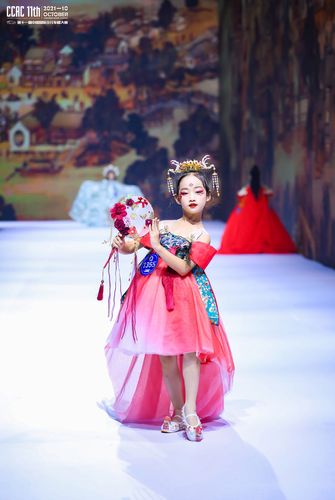 女童定走拖尾礼服新国潮儿童服装人高中国主持人儿童礼服