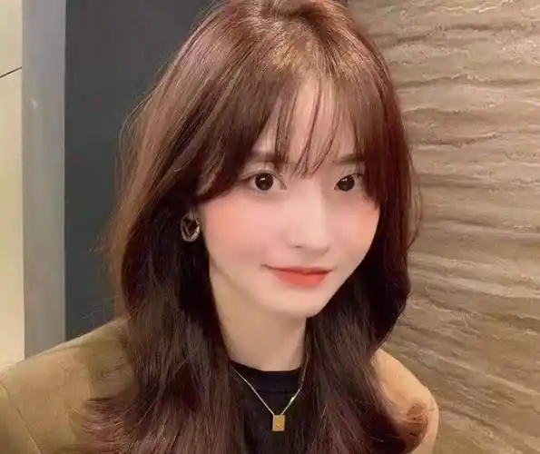 原创别再剪渣女头了今夏流行这3款刘海发型时髦显脸小