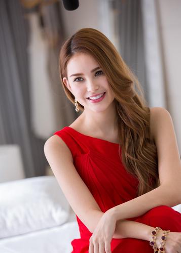 昆凌拍戏自定三不准则