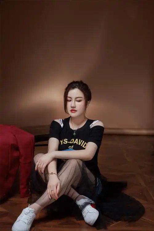 p data-id="go1a2db0ah">王晓庆,制片人,演员.