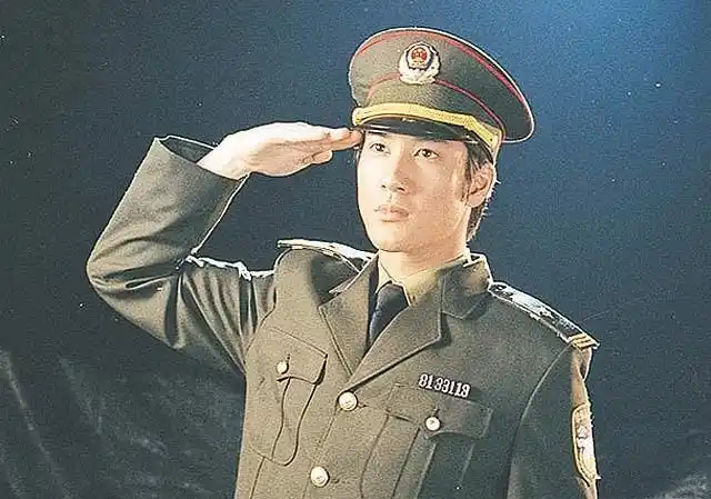 寻找王力宏刚出道时候的短发照片!谢谢!