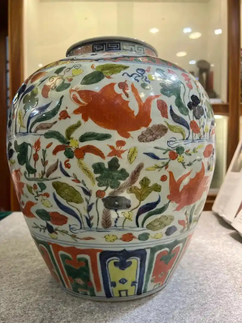 万历五彩大罐.万历五彩鱼藻纹大罐#鱼藻纹#万历五彩#明代官窑 - 抖音