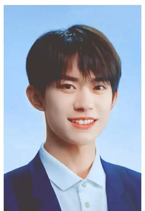 令人怦然心动的证件照,帅气男孩tfboys