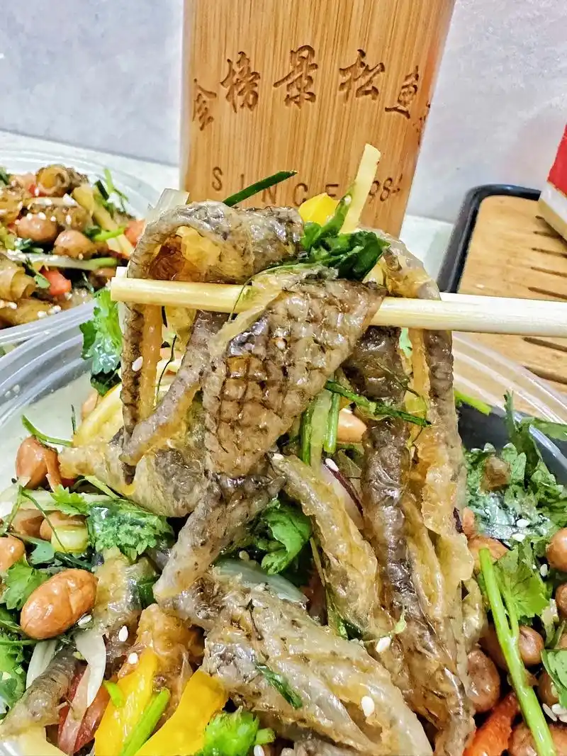 顺德这家捞起鱼皮很能打7515.