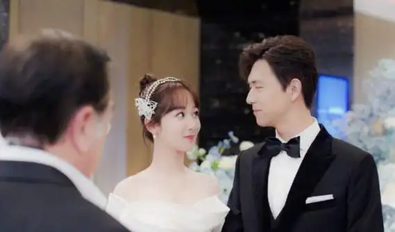 杨紫李现上演世纪婚礼甜蜜拥吻