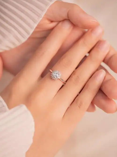 钻戒不想买贵那就一定要选定制钻戒