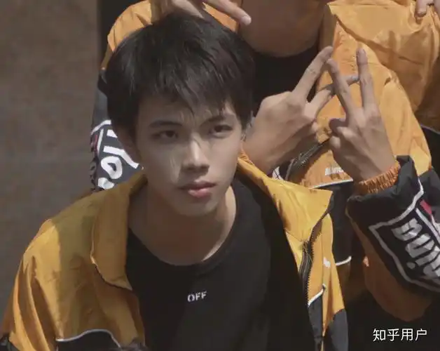 你见过最帅的初中男生长什么样? - 知乎