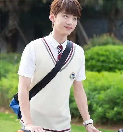 "当初看不上,现在疯狂追",白敬亭理工男,看到他:我后悔了