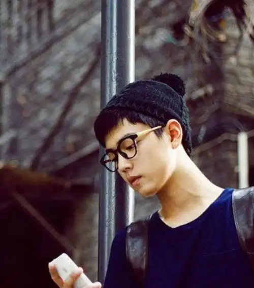 肖战大学时期旧照曝光,青涩可爱,挡不住的帅气!