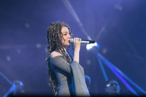 等了16年终于来了angela张韶涵超性感黑丝透视装开唱78首次开先列