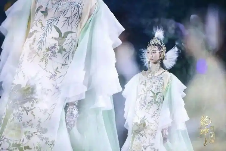 盖娅传说2022春夏系列乾坤方仪发布会