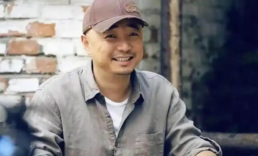 光头中年男人穿衣搭配 最基础的几点建议