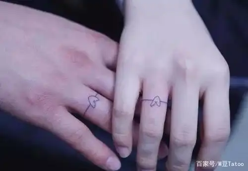 适合女士手上小纹身图片,有喜欢的吗?