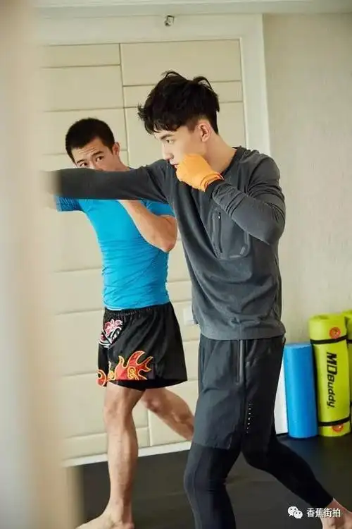 chicbanana郭俊辰之偶像的real穿衣日常day2健身房