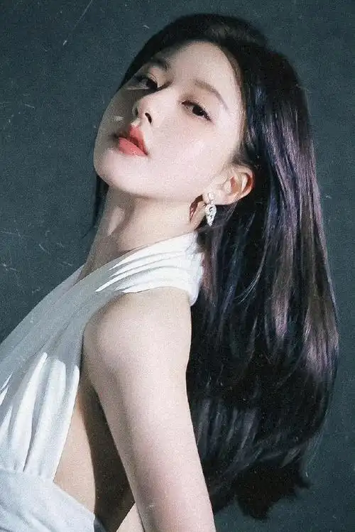 赵露思挂脖高定