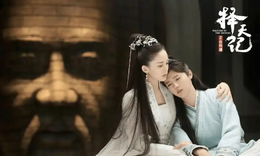 鹿晗还没有曝光跟关晓彤的恋情,可以说是实打实的顶流,而古力娜扎更是