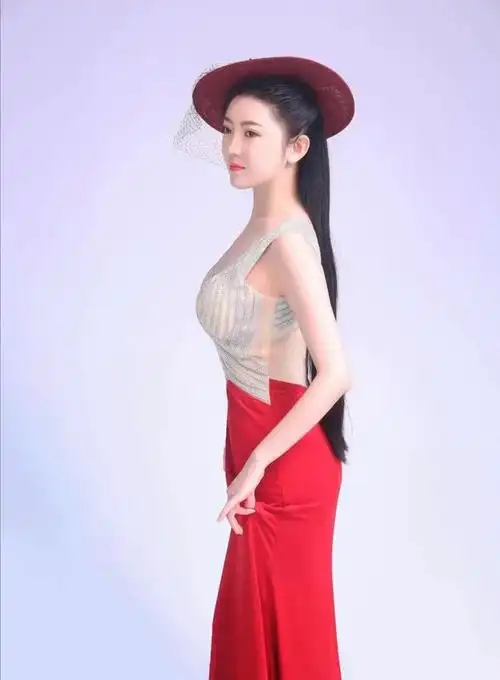 华语乐坛新生甜歌歌手任妙音,歌声甜美优胜杨钰莹!