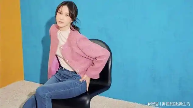 宛如花朵般绽放!李智雅春季时尚外套穿搭,散发迷人