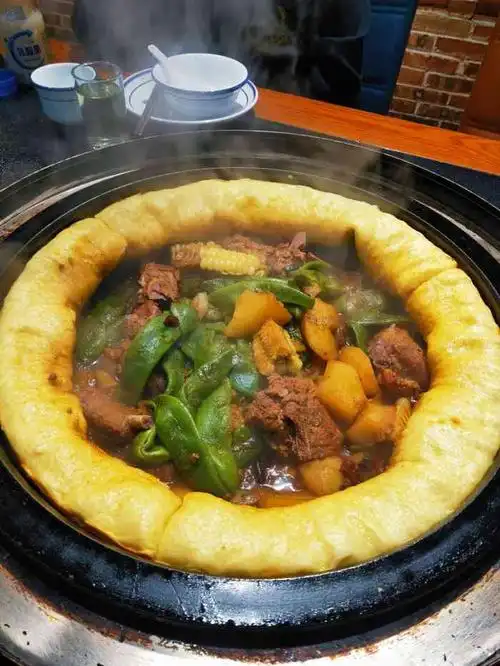 葳薇家 小锅烀饼(公园南路店)-"好吃量贼大,我俩说这个这个这个,店长