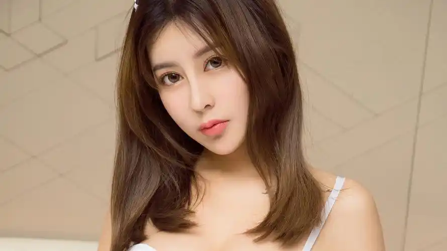 可爱嘟嘴美女尤柔美4k壁纸