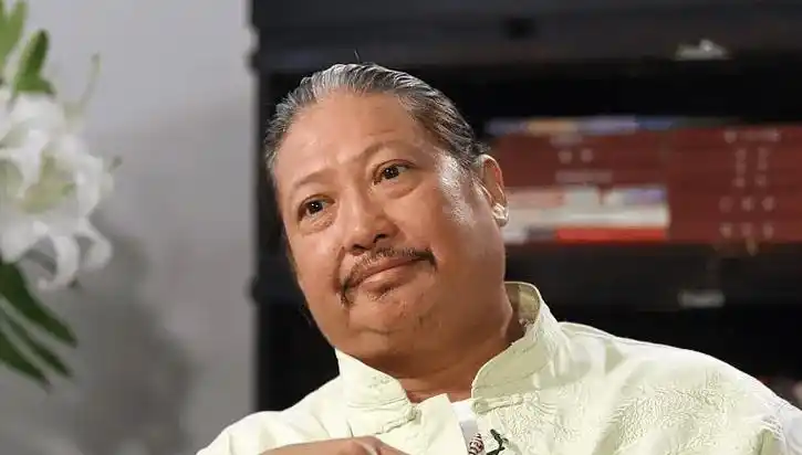 不满成龙被批变老,大师兄洪金宝霸气回怼:有谁不会老?