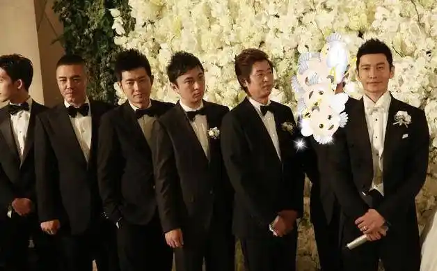 伴娘团有倪妮,李冰冰,何超盈等,伴郎团有井柏然,小沈阳,杜淳,佟大为