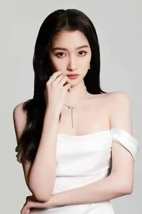 著名演员「关晓彤」经纪公司