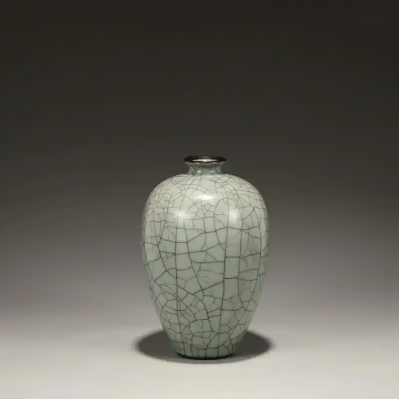 旧藏 南宋 官窑青釉银口大梅瓶 尺寸:高25公分 肚径15公分