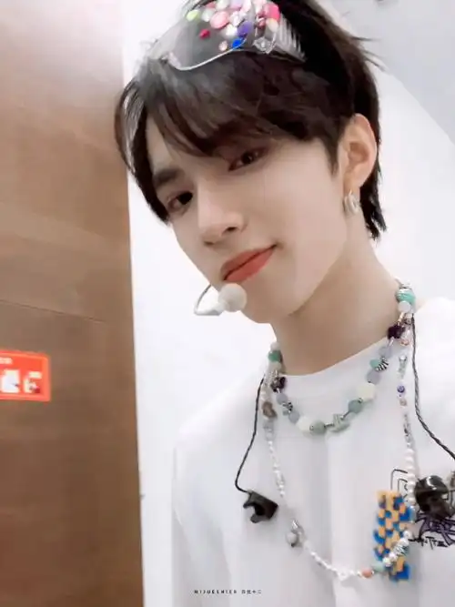 刘耀文护目镜造型live图