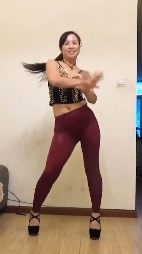 梦露广场舞 广场舞熟女