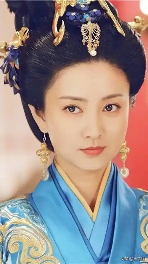 14岁退学,16岁当兵,19岁中戏,28岁爆红,今36岁活出精彩_斓曦_父母