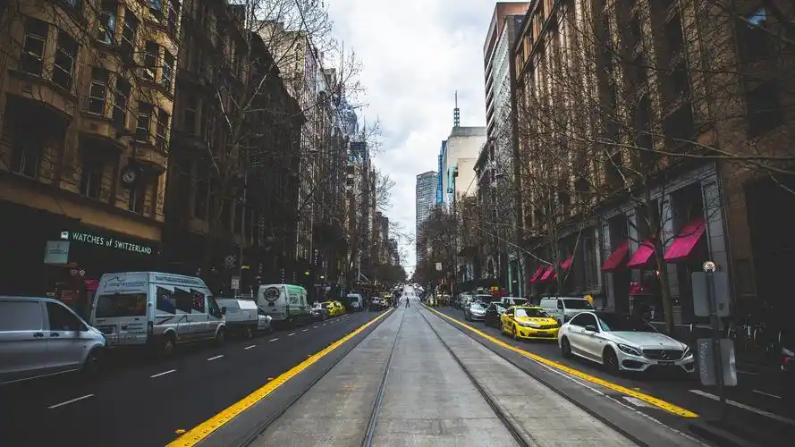 下载桌布 1920x1080 城市,道路,街道,汽车,建筑物 全高清 桌面背景