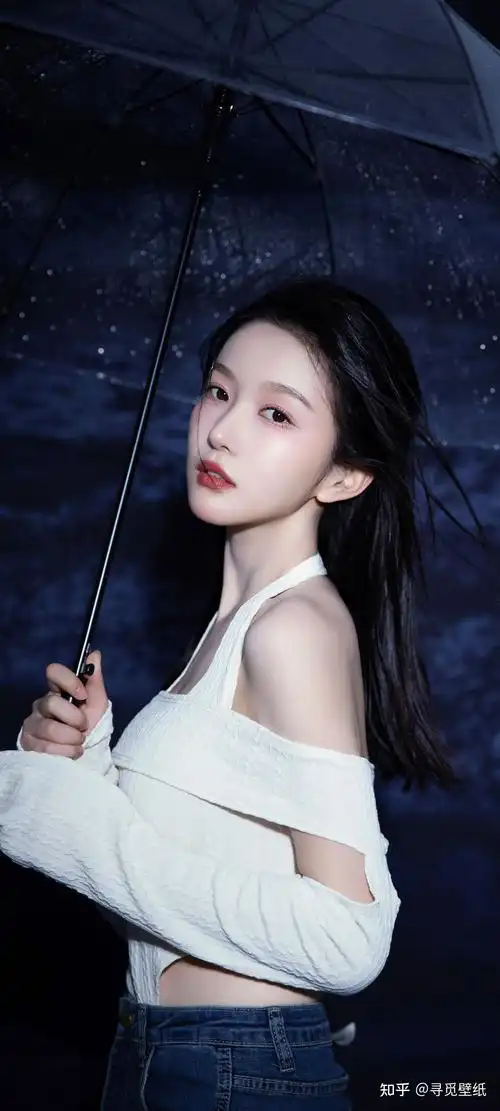 为什么刷抖音都是大胸的美女 现实生活中 却很少见这种身材呢? - 知乎