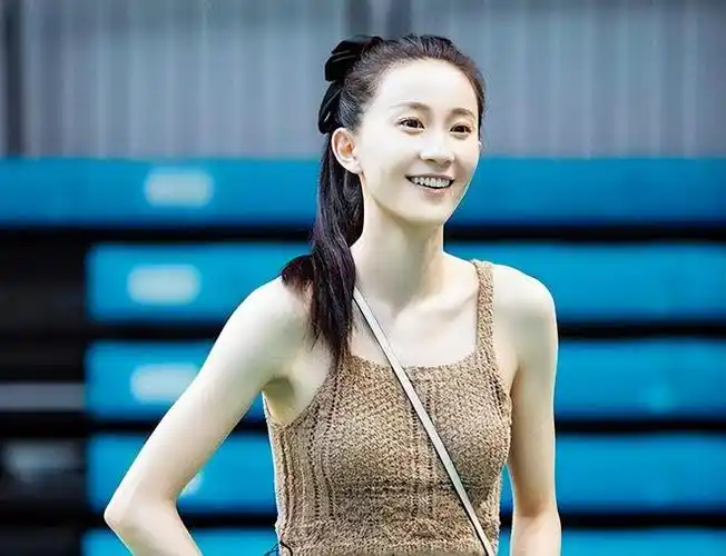 凭挺胸照走红,与孙杨结成夫妻,体操女神张豆豆疑似已生产